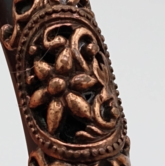 Set 2 Bracelets Stamped Brass Cuff Lucite Bangle Brass Look Filigree Accents Vtg - Picture 10 of 12